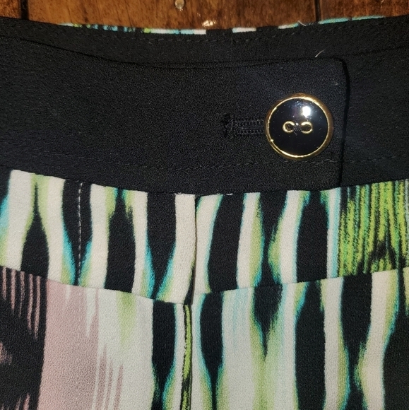 Jennifer Lopez aqua, white, green printed shorts Size 10 - Picture 2 of 10